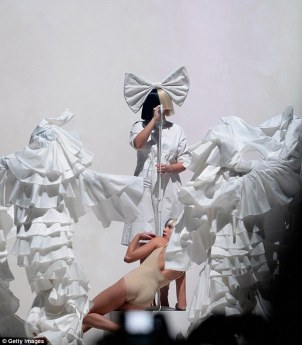 3935319a00000578-0-image-a-24_1475997192364